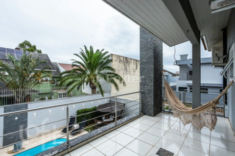 Image 38 - 828515