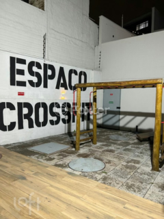 Image 24 - 828551