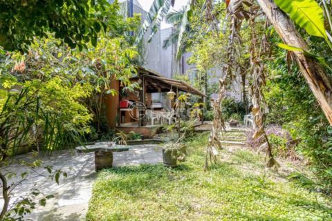 Image 34 - 828574