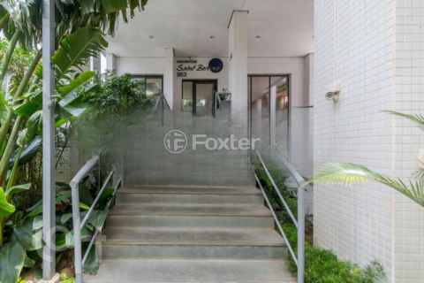 Image 26 - 828940