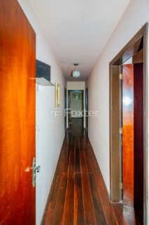 Image 31 - 830401