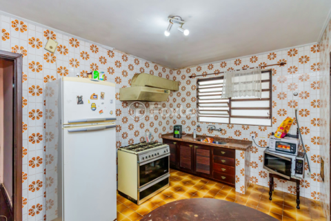 Image 38 - 830401