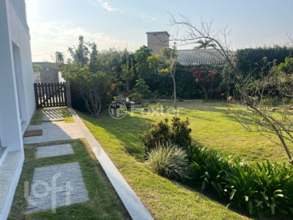 Image 32 - 831024