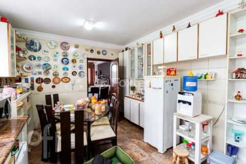 Image 35 - 832303