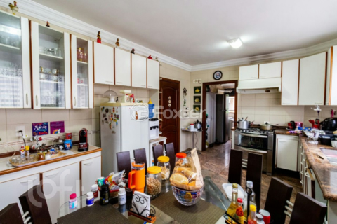 Image 34 - 832303