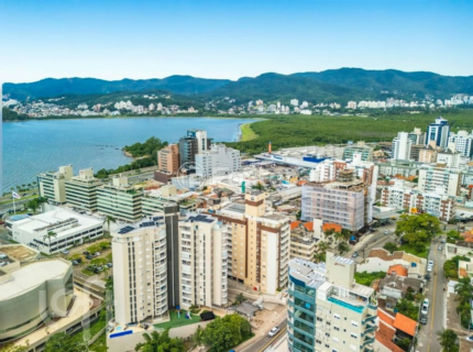 Image 33 - 832852