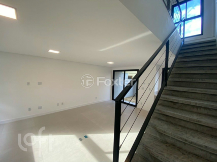 Image 34 - 832857