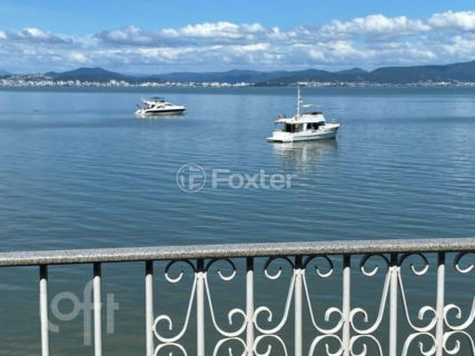 Image 65 - 833389