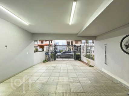 Image 21 - 833431