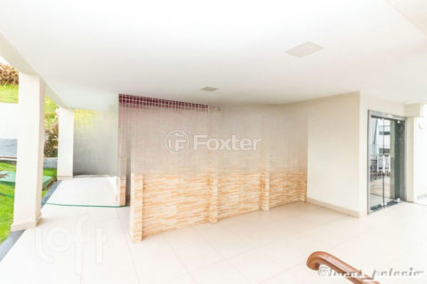 Image 21 - 833711