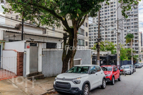 Image 31 - 834016