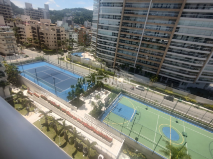 Image 29 - 834738