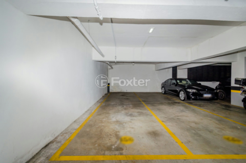 Image 30 - 834987