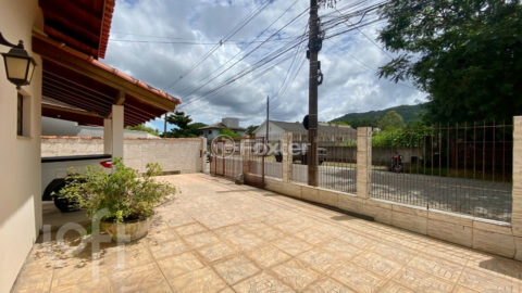 Image 32 - 837118