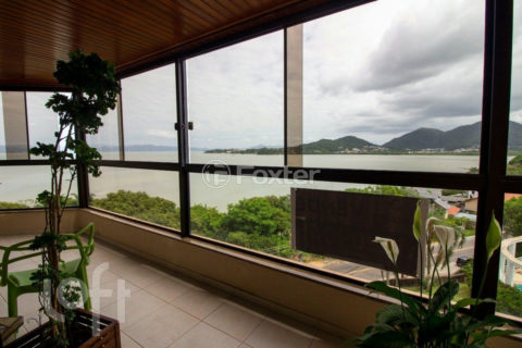 Image 11 - 837633