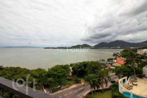 Image 27 - 837633