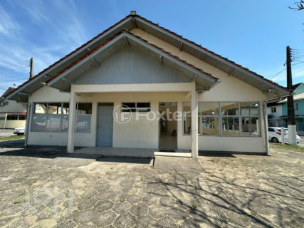 Image 23 - 839579