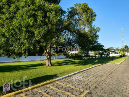 Image 24 - 839579