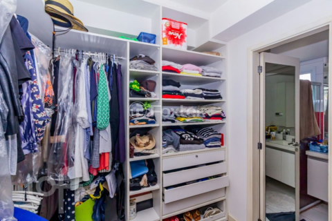 Image 23 - 840317