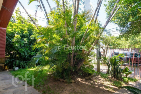 Image 32 - 840760