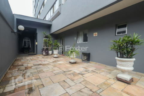 Image 32 - 841056