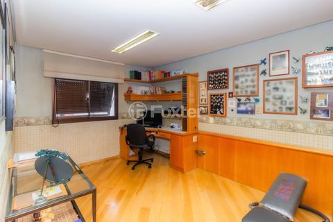 Image 32 - 842238