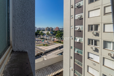 Image 1 - 842371
