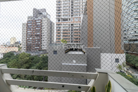 Image 4 - 842426