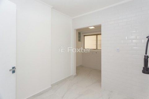 Image 21 - 843650