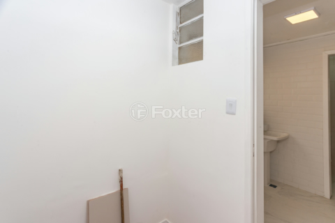 Image 23 - 843650
