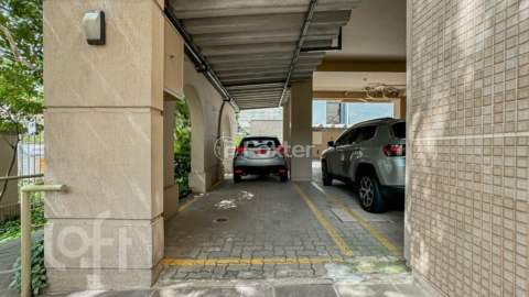 Image 21 - 846055