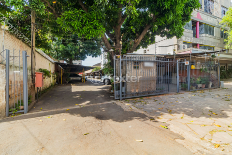 Image 1 - 847621