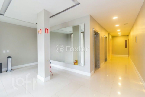 Image 21 - 848840