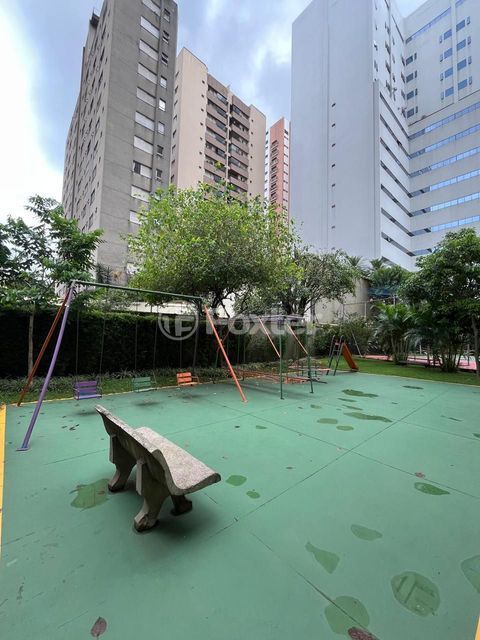 Image 25 - 849784