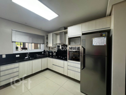 Image 19 - 851141