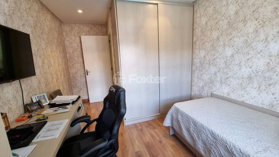 Image 22 - 851248