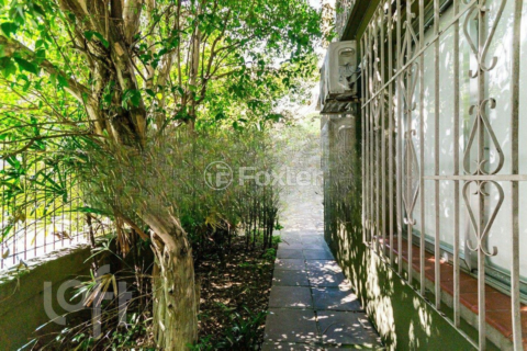 Image 53 - 851300