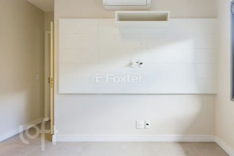 Image 22 - 851495