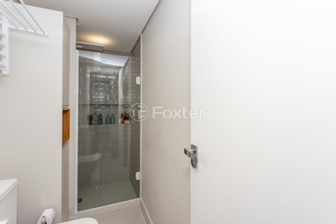 Image 21 - 852332