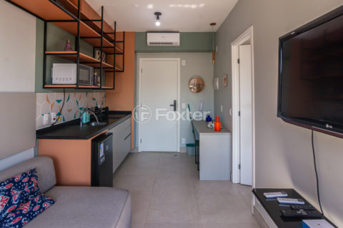 Image 6 - 852636