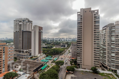 Image 22 - 852658