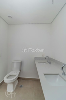 Image 21 - 852658