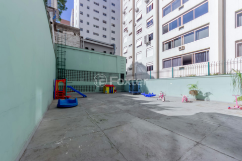 Image 27 - 853182