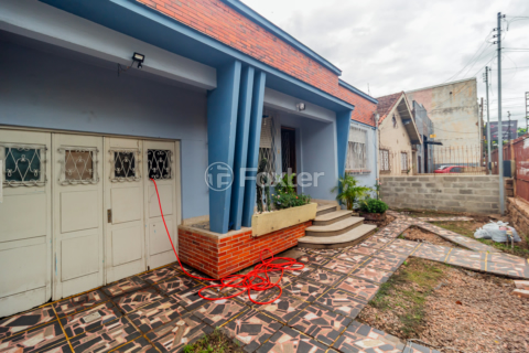 Image 35 - 853579