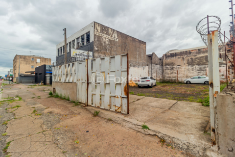 Image 32 - 853579