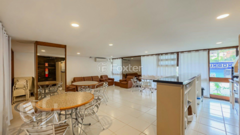 Image 30 - 853715