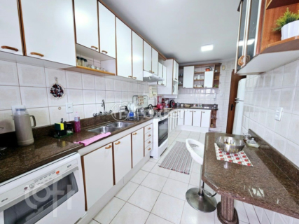 Image 20 - 853779