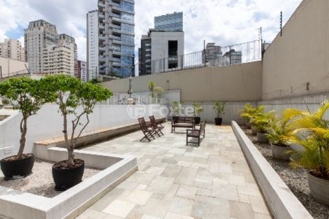 Image 27 - 855225