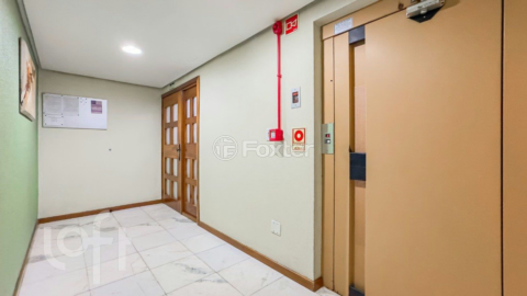 Image 33 - 855698