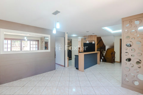 Image 4 - 855974